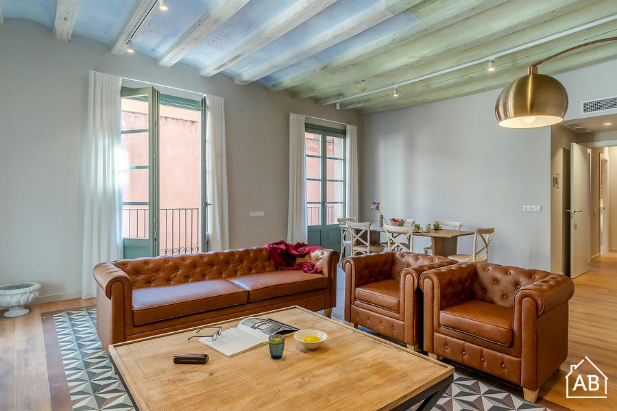AB Plaza Real I-IIII - Elegante 3-Zimmer-Wohnung in Las Ramblas mit Privatem Balkon - AB Apartment Barcelona