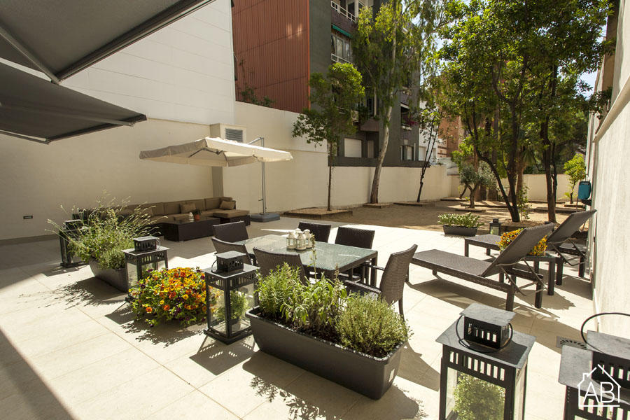 AB Gràcia Parc Güell GF - Trendy 3 Bedroom Apartment with Private Terrace near Park Güell  - AB Apartment Barcelona