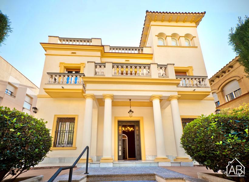 Villa Victoria Barcelona - Incredible 8-bedroom Villa for up to 16 guests - AB Apartment Barcelona