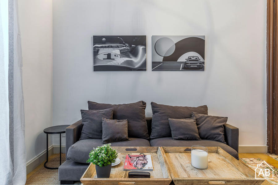 AB Example Calabria -  Sunlit 2 Bedroom City Centre Apartment with Balcony - AB Apartment Barcelona